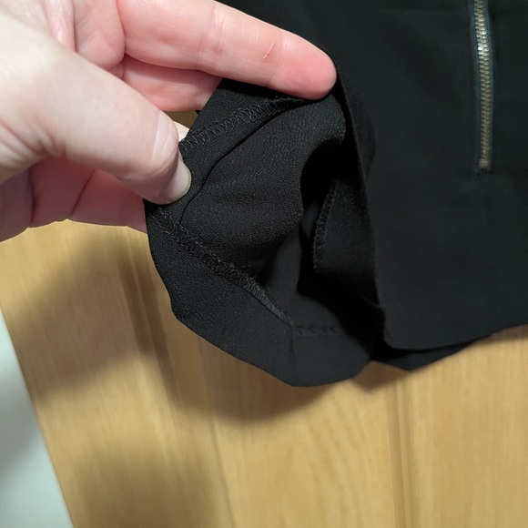 Banana Republic Black Sleeveless Peplum Top - Picture 7 of 9